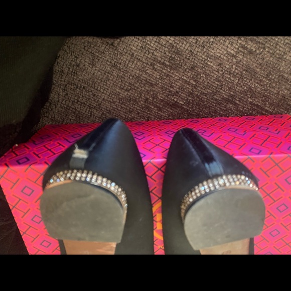 Tory Burch Satin flats. - Picture 3 of 3